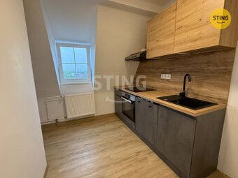 Nabízíme k pronájmu slunný byt 2+1 o výměře 56m2 na ul. 28.ř