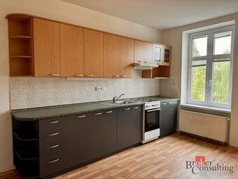 Nabízíme k pronájmu slunný byt 2+1 o výměře 56m2 na ul. 28.ř