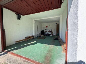 Nabízím k prodeji řadovou zděnou garáž o výměře 21 m2, umíst