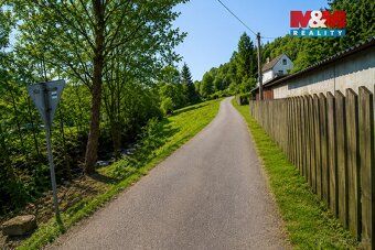 Nabízíme k prodeji pozemek o rozloze 1257 m², který se nachá