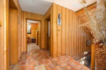 Prodej krásného srubu 5+kk, pozemek 861 m2, Velký Chlumec, o