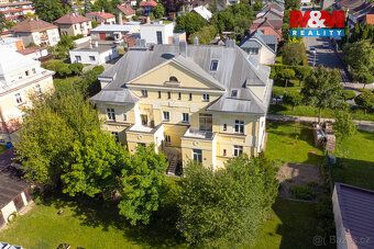 Nabízíme prostorný byt 2+1 (původně 1+1, upraveno na 2+1) o 