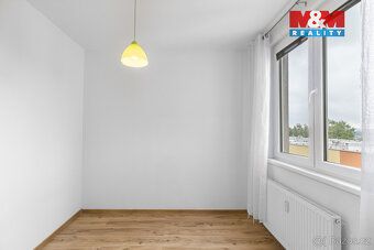 Nabízíme k prodeji byt 3+1 o užitné ploše 63 m² v panelovém 