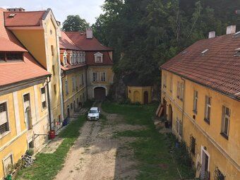Nabízíme Vám pronájem skladových prostor o přibližné výměře 