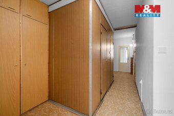 Prostorný byt 3+1 se splacenou anuitou, lodžií a zděnou skle