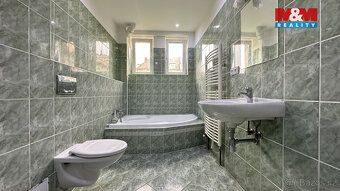 Nabízíme k pronájmu prostorný a světlý byt 2+1 v Benátkách n