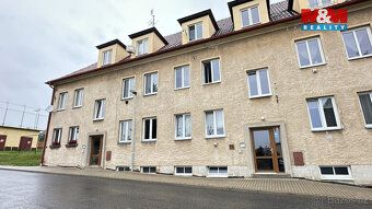 Nabízíme k pronájmu prostorný a světlý byt 2+1 v Benátkách n
