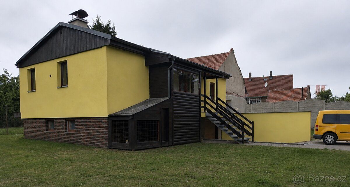 Nabízím pronájem rodinného domu se zahradou v Opočně.
Vytápě