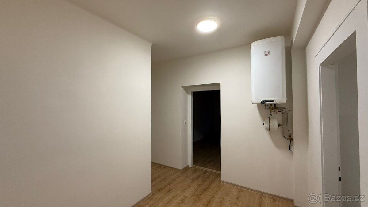 Pronajmu prostorný byt 3kk (85 m²) ve 3. patře bytového domu