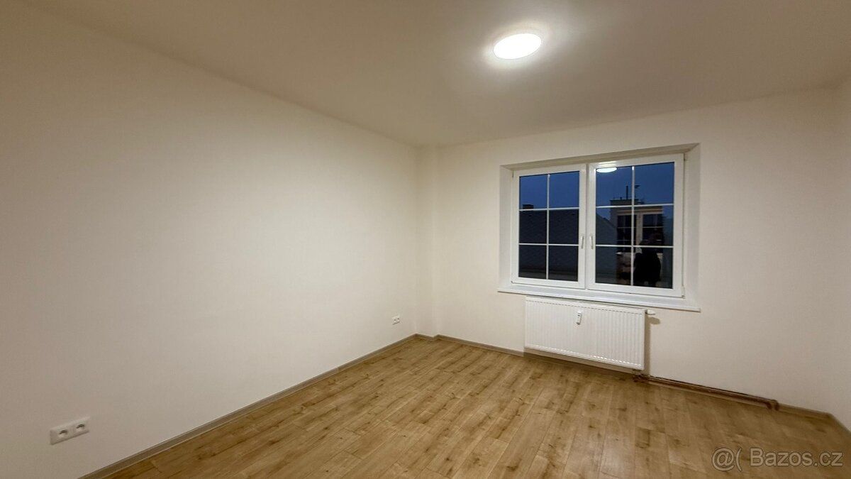 Pronajmu prostorný byt 3kk (85 m²) ve 3. patře bytového domu
