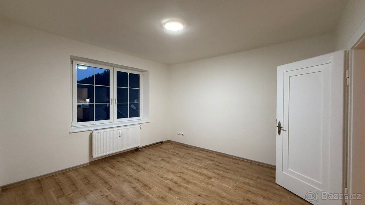Pronajmu prostorný byt 3kk (85 m²) ve 3. patře bytového domu