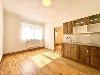 Pronajmu prostorný byt 3kk (85 m²) ve 3. patře bytového domu