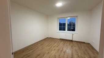 Pronajmu prostorný byt 3kk (85 m²) ve 3. patře bytového domu