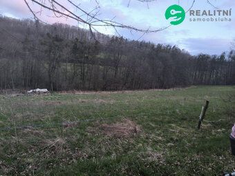 Prodám pozemek o celkové výměře 7800m2 . Pozemek se nachází 