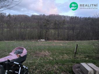 Prodám pozemek o celkové výměře 7800m2 . Pozemek se nachází 