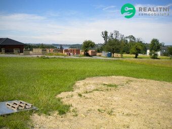 Prodej stavebního pozemku 1685m2 Nabízíme stavební parcelu o