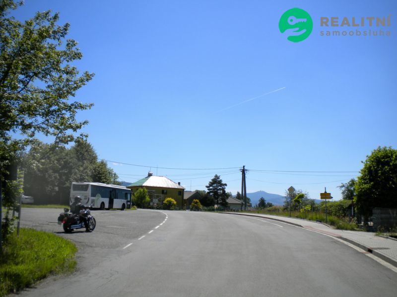 Prodej stavebního pozemku 1685m2 Nabízíme stavební parcelu o