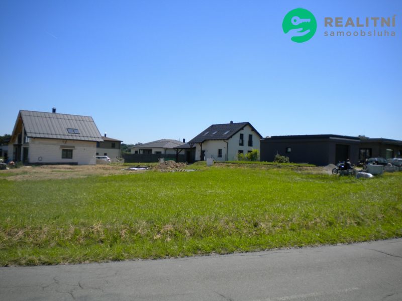 Prodej stavebního pozemku 1685m2 Nabízíme stavební parcelu o