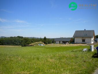 Prodej stavebního pozemku 1685m2 Nabízíme stavební parcelu o
