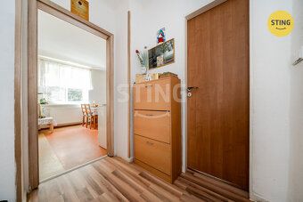 Nabízíme k prodeji útulný družstevní byt 2+1 se zasklenou lo