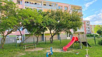 Pronájem světlého bytu 1+1, 40 m² – Králův Dvůr u Berouna, b