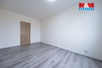 Nabízíme k prodeji prostorný a světlý byt, o dispozici 3+1 a