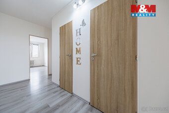 Nabízíme k prodeji prostorný a světlý byt, o dispozici 3+1 a