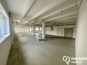 Pronájem komerčních prostor 250 m² – hlavní ulice Holešovská