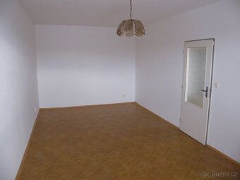 Pronajmu byt v Úpici 1+1 pracujícím lidem, 42 m2, kauce: 10 