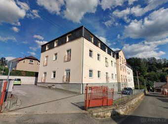 Pronajmu byt v Úpici 1+1 pracujícím lidem, 42 m2, kauce: 10 