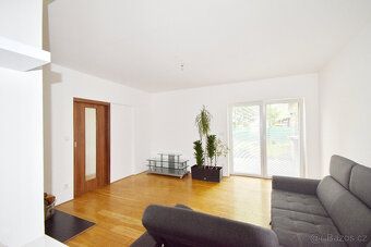 Nabízím k prodeji moderní rodinný dům o dispozici 3+kk a oby