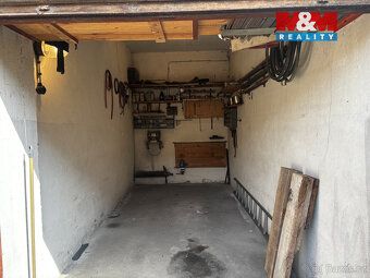 Nabízíme k prodeji garáž se zavedenou elektřinou a vodou, kt