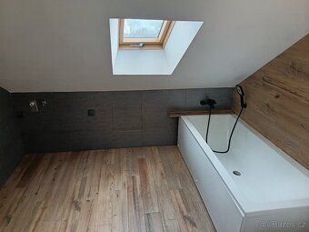 Pronajmu podkrovní mezonetový být 2+1 54m ve třetím patře be
