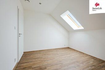 Byt s výhodou rodinného domu... Ve výhradním zastoupení maji