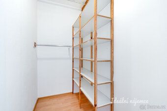 Nabízíme k podnájmu světlý a velmi příjemný byt o dispozici 