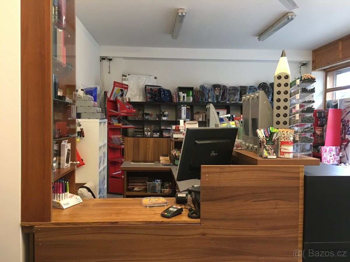 Přenechám kompletně vybavený zavedený obchod Papirnictvi v Č
