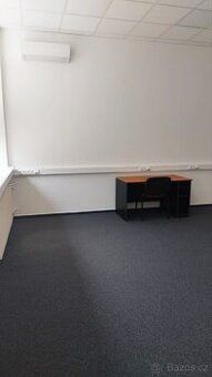 Nabízíme k pronájmu kancelář o velikosti 27 m2 . Cena pronáj