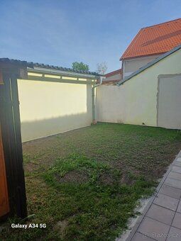 Pronajmu nový byt 2+kk 48m2.Byt se nachází v klidné části ce