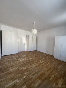 K dlouhodobému podnájmu nabízíme krásný prosluněný byt o dis