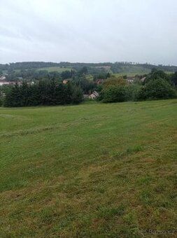 Prodám stavební pozemek o rozloze 5720 m2. Nemovitost se nac