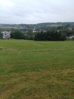 Prodám stavební pozemek o rozloze 5720 m2. Nemovitost se nac