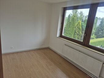 Nabízíme k pronájmu byt 4+1 po úplné rekonstrukci interiérů 