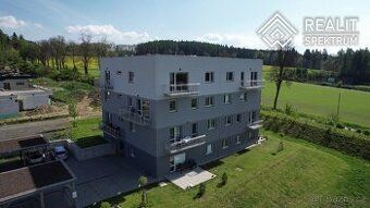 Nabízím k pronájmu byt 3+1 v 1. patře rodinného domu v Letoh