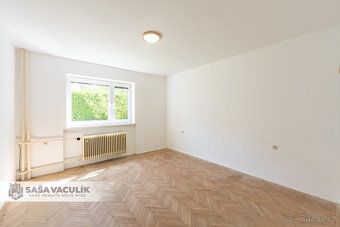 Exkluzivně nabízíme ke koupi prostorný rodinný dům v obci Ra