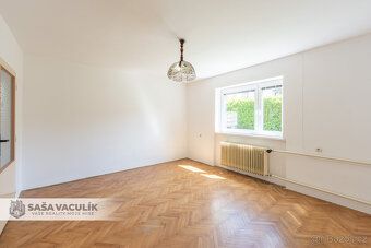 Exkluzivně nabízíme ke koupi prostorný rodinný dům v obci Ra