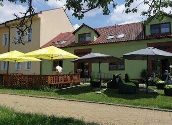 Bydlíme ve sdíleném bytě 4+1, zvýšené přízemí,panelovy dům,O