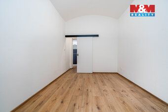 Nabízíme k prodeji zcela zrekonstruovaný byt 2+1 o užitné pl