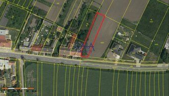 Nabízíme k prodeji stavební pozemek o výměře 905 m² v obci Ž