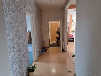 Pěkný prostorný byt o velikosti 4 + kk a rozloze 120 m2 ve 4