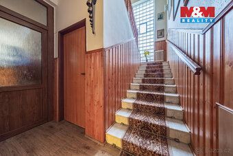 Nabízíme k prodeji rodinný dům o užitné ploše 233 m² stojící
